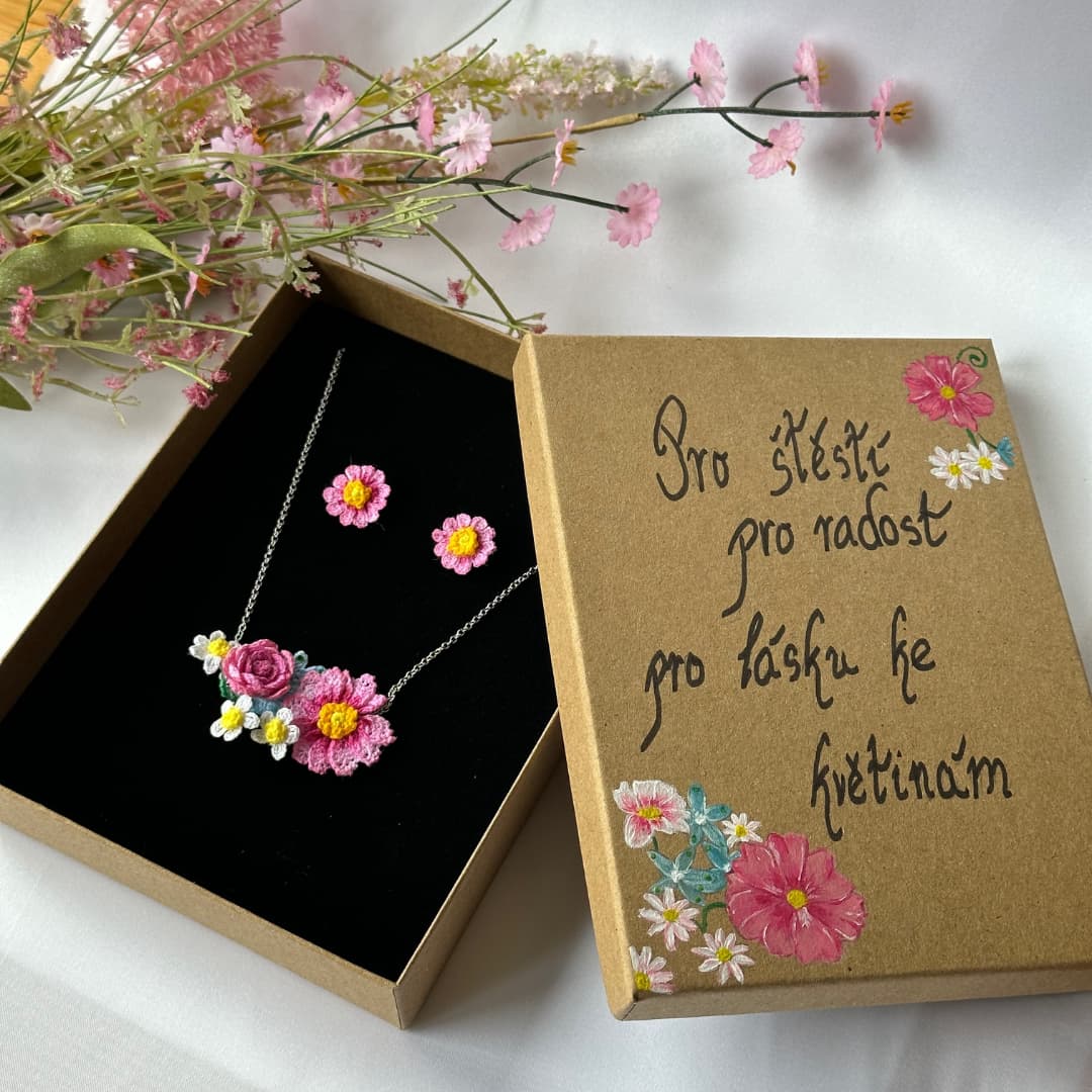 šperk jako poděkování za inspiraci mladým ženám